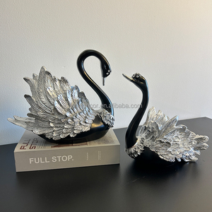 <span class=keywords><strong>Sculpture</strong></span> européenne de <span class=keywords><strong>couple</strong></span> de cygne noir en résine, décoration de bureau créative artisanale d'animaux adaptée aux mariages, à la maison et au salon - Product Image 5