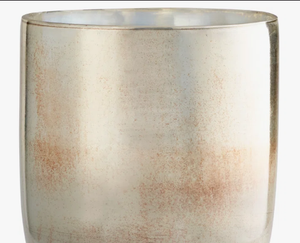 Florero clásico de metal de aluminio con forma de trofeo de inspiración vintage con artesanía duradera para una decoración floral elegante - Product Image 4