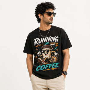 Camiseta Negra de Manga Larga para Hombre con Estampado de Dibujos Animados de Café y Ritmo al Correr, Cuello Redondo, Ajuste Holgado Casual, 100% Algodón - Product Image 2