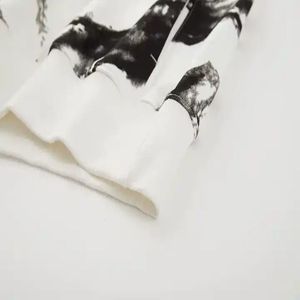 Sudadera con Capucha para Mujer, Manga Larga, Tejida en Poliéster, con Patrón Pintado a Mano, Estilo Casual Otoñal - Product Image 3