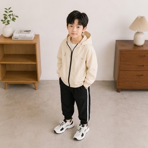 Manufacturer Supply 100% Polyester Woven <b>Light</b> <b>Jacket</b> Casual Outdoor Windproof <b>Jacket</b> - Product Image 2
