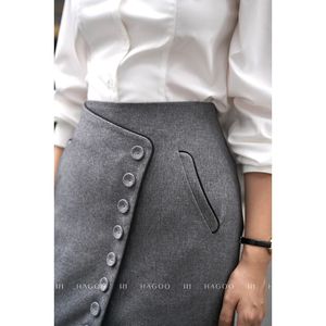 Jupe midi taille haute unie respirante pour femme CV711, avec fente latérale boutonnée, coupe ajustée en maille Ponte, décontractée pour le quotidien - Product Image 5