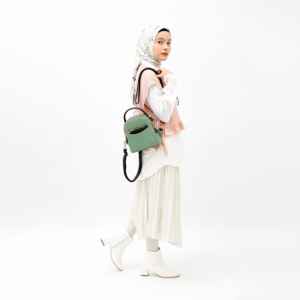 กระเป๋าเฟรยาหนังสังเคราะห์ระดับพรีเมียม กระเป๋าสะพายหลังอเนกประสงค์แบบถอดได้ กระเป๋าสะพายข้าง กระเป๋าใส่เหรียญแบบถอดได้ - Product Image 4