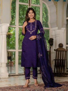 Ensemble élégant Kurti, pantalon et dupatta - Product Image 1