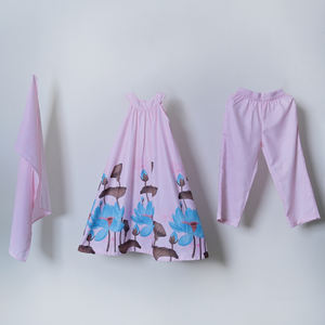 ชุดคุร์ติเด็กสไตล์ชาติพันธุ์พร้อมลายพิมพ์ดิจิทัลลายดอกไม้ ดีไซน์ทันสมัยสำหรับงานปาร์ตี้สไตล์อินโด-เวสเทิร์น มีจำหน่ายในราคาที่เข้าถึงได้ - Product Image 2