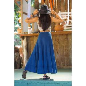 Ensemble deux pièces bohème pour femmes, haut court blanc et jupe longue bleue taille haute, tenue décontractée d'été pour la plage - Product Image 4