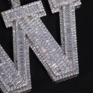 Colgante de Moissanita Chapado en Oro de 18K y Plata Sólida 925 con Letras del Alfabeto de Gran Tamaño y Color Personalizado, Joyería Hip Hop para Hombre - Product Image 3