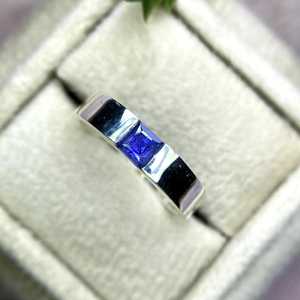 แหวนแทนซาไนต์ธรรมชาติ เงินแท้ 925 หรือทองคำแท้ แหวนแต่งงานทรงเจ้าหญิง แทนซาไนต์ทรงปรินเซสคัท เครื่องประดับประจำเดือนธันวาคม - Product Image 1