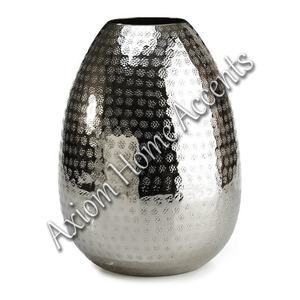 Jarrón de gres sofisticado con diseño moderno, perfecto para entornos elegantes de hogar y Jardín de Axiom Home Accents - Product Image 5