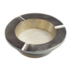 Bandeja para fumar de metal de aluminio plateado de alta calidad Múltiples diseños con soportes de tres lados Ceniceros de buena calidad - Product Image 1