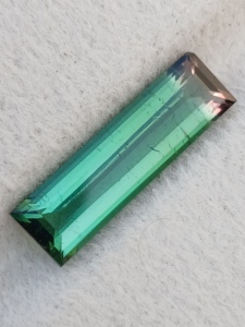 Turmalina Bicolor Natural, Corte Esmeralda, Facetada, Piedra Preciosa Suelta, Tamaño 16x4.8mm, 2.80 Ct, para Joyería - Product Image 1