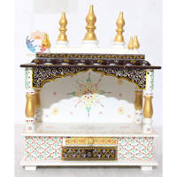 Temple indien en bois fabriqué à la main pour la maison autel décoratif religieux sacré pooja support avec piliers en or pour la célébration de Diwali