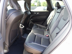 VOLVO XC60 2025 USADO, Híbrido, 398HP, 4 Cilindros, Euro6d, Fórmula de Ruedas 4x2, 2 Ejes, TRANSMISIÓN AUTOMÁTICA, VOLANTE A LA IZQUIERDA - Product Image 5