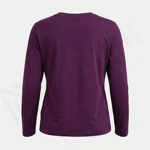 T-shirt personnalisé pour femme, manches longues, col rond, en coton biologique de luxe, pré-rétréci, certifié GOTS, coupe classique, doux et confortable - Product Image 2