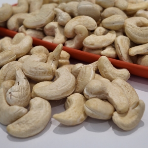 Vietnam Origin HALAL White Cashew <b>Nuts</b> W210 Premium Quality <b>Kernels</b> for Wholesale and Food Ingredient Supply - Product Image 5