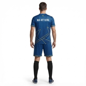 Ensemble d'uniformes de football personnalisés bleu marine géométriques respirants 100% polyester, maillot de football à manches courtes et short - Product Image 2