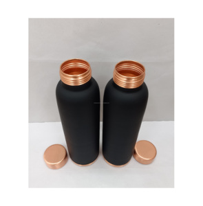 ขวดน้ำทองแดงที่สง่างามพร้อมฝาปิดกันรั่วและอายุรเวทประโยชน์ต่อสุขภาพสำหรับการให้ความชุ่มชื้นในชีวิตประจำวัน - Product Image 3