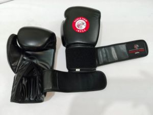 YUKARI ENTERPRISES Men Women's 10 oz Leather Kickboxing <b>Gloves</b> <b>Moisture</b> Wicking for Closure for Boxing Muay Thai Martial Arts - Product Image 4