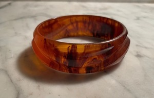 Bracelet en résine époxy coloré fait à la main, bijoux modernes pour femmes - Product Image 6