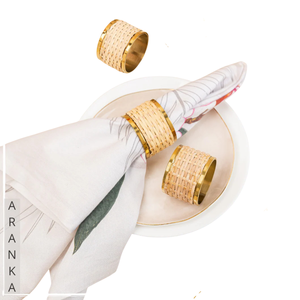 Anneau de serviette en métal de forme ronde plaqué or pour la décoration de table de mariage, porte-serviettes personnalisés de luxe faits à la main - Product Image 1