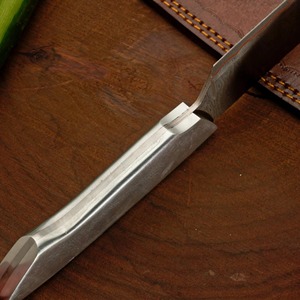 Couteau de chef en acier Damas avec étui en cuir, finition polie, style traditionnel, couteau de cuisine pour droitier - Product Image 2