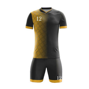 Ensemble de maillots de football noir et or de qualité supérieure, uniforme d'équipe de football personnalisé, kit sportif respirant avec sublimation et short - Product Image 3