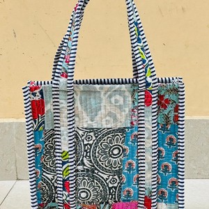 กระเป๋าโท้ทขนาดใหญ่ลายดอกไม้สไตล์วินเทจผ้าฝ้ายเย็บลายแบบสั่งทำพิเศษ กระเป๋าช้อปปิ้งลายโบโฮพิมพ์ลายด้วยมือสำหรับผู้หญิง - Product Image 4