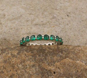 Bague en argent sterling avec serti de zircone cubique vert émeraude, taille ronde brillante, pour femmes, bijoux de naissance de mai, vente en gros - Product Image 5