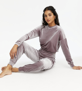 Conjunto Deportivo de Dos Piezas para Mujer, Chaqueta y Pantalones de Terciopelo Ecológico, Transpirable, para Invierno, para Actividades al Aire Libre - Product Image 1