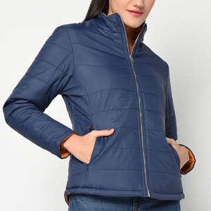 Veste matelassée élégante pour femmes, manteau d'hiver léger et chaud, veste à capuche isolée, fabrication sur mesure OEM ODM, vente en gros - Product Image 3