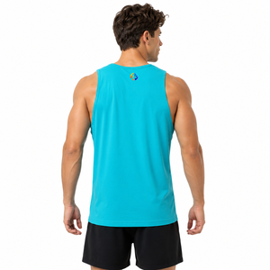 Le style tendance ajoute un confort grâce à un débardeur respirant pour homme, offrant une liberté de mouvement pour les routines quotidiennes et les activités de tous les jours. - Product Image 3