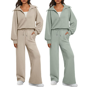 Conjunto Deportivo de 2 Piezas para Mujer con Logotipo Personalizado: Pantalones Anchos y Sudadera con Cierre de Media Cremallera - Product Image 1