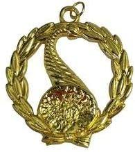 Joya de cuello para oficial de la Comandancia de los Caballeros Templarios Grand Recorder Knights - La joya de cuello chapada en oro es una pieza de insignia masónica. - Product Image 6