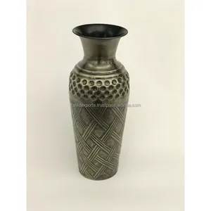Vase à fleurs en métal perforé de style industriel brut, fournisseur en gros, design urbain, vase à fleurs Zahid - Product Image 1