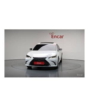 Lexus ES Luxury Plus 2024, conduite à gauche, sièges en cuir, caméra de recul, 31 746 km - Product Image 3