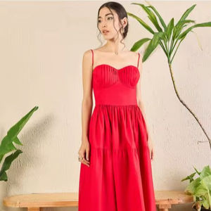Robe longue classique rayée sans dos pour femme, légère et décontractée, idéale pour les vacances d'été, avec décolleté sans bretelles - Product Image 1