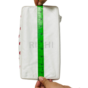 กล่องใส่กระดาษทิชชูสีขาวและสีแดงลายริ้ว ทำมือ เป็นมิตรกับสิ่งแวดล้อม ยี่ห้อ Ridhi  แบบคลาสสิกทรงสี่เหลี่ยมผืนผ้า  พร้อมลายปัก  สำหรับใช้ในบ้าน - Product Image 6