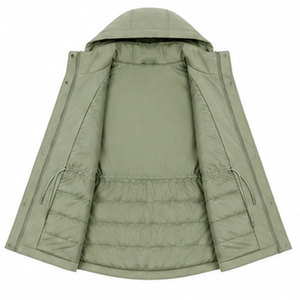 Parka décontractée pour femme avec capuche, finition résistante à l'eau, construction coupe-vent et coupe longue élégante - Product Image 6