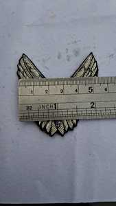 Broches brodées à la main en fil de soie doré et argenté - Broche de coléoptère ailé en fil de soie - Broderie 3D d'insectes de luxe - Product Image 4