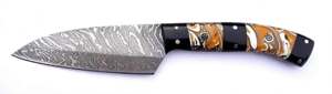 Herramienta Artesanal de Uso General de Acero de Damasco Forjado a Mano Personalizada con Mango de Resina Híbrida Acrílica Ámbar y Cuerno - Product Image 1