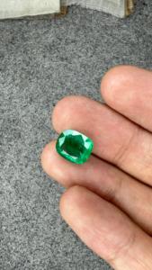 Émeraude naturelle de 3,72 carats, provenant de la mine de Zambie, de forme coussin, vert vif, pierre précieuse pour bague de luxe, pendentif, bijoux - Product Image 5