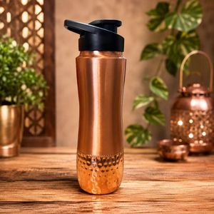 Bouteille d'eau classique en cuivre poli avec bouchon sport pour la maison et l'extérieur, étanche et pour une hydratation saine - Product Image 1