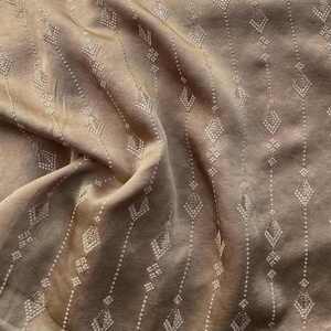 Tissu en Chiffon Brodé Malty Dobby 100% Polyester Respirant Écologique pour Mariage, Couleurs Personnalisées, Fournisseur Textile Export - Product Image 6