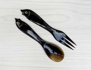 Ensemble cuillère et fourchette en corne de buffle naturelle, fabriqué à la main avec des motifs uniques, idéal pour les repas, la cuisine et les cadeaux. - Product Image 2