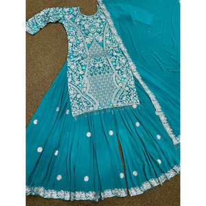 Conjunto de Traje de Fiesta de Chifón con Bordado y Pedrería Hechos a Mano - Product Image 1