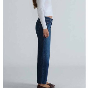 Pantalon en jean décontracté pour femme, taille haute, coupe droite, lavable, respirant, avec détails boutonnés et effet usé, idéal pour le quotidien - Product Image 4