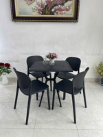 Chaise en plastique empilable pour la restauration, la maison et les applications commerciales