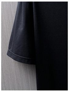 เสื้อยืดโอเวอร์ไซส์สีดำพิมพ์ลายสำหรับผู้ชาย ราคาโรงงาน แขนสั้น คอกลม พิมพ์ลายตัวอักษรด้านหลัง ผ้าเจอร์ซีย์คอตตอน 100% - Product Image 4
