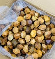 Pierre en bois inspirée de Tumi Ishi, produite à partir de bois dur, pour ornement de bureau et usage décoratif, Vietnam