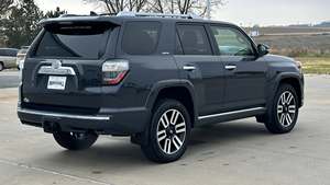 พร้อมส่ง รถยนต์มือสอง 4Runner Limited 4WD SUV – รุ่นออฟโรดระดับพรีเมียม (ปี 2024) - Product Image 2